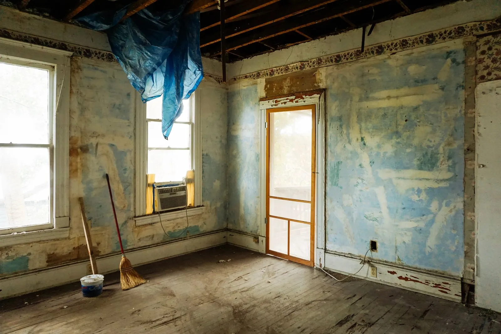 How to Renovate an Old House Interior Without Losing Its Character