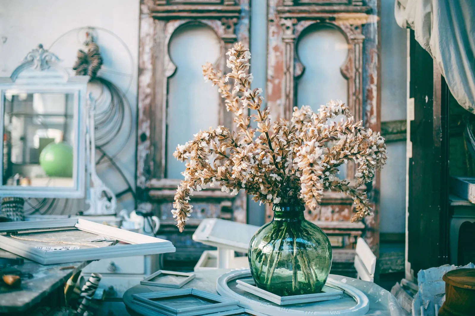 Shabby Chic Interior Design: Soft, Romantic, and Perfectly Worn
