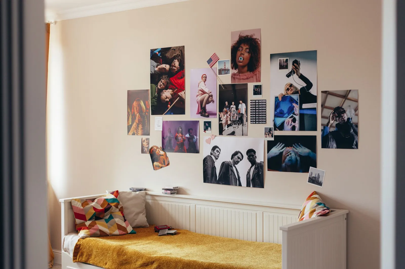 Teen Bedroom Makeover Ideas: AI Visualization for Growing Spaces