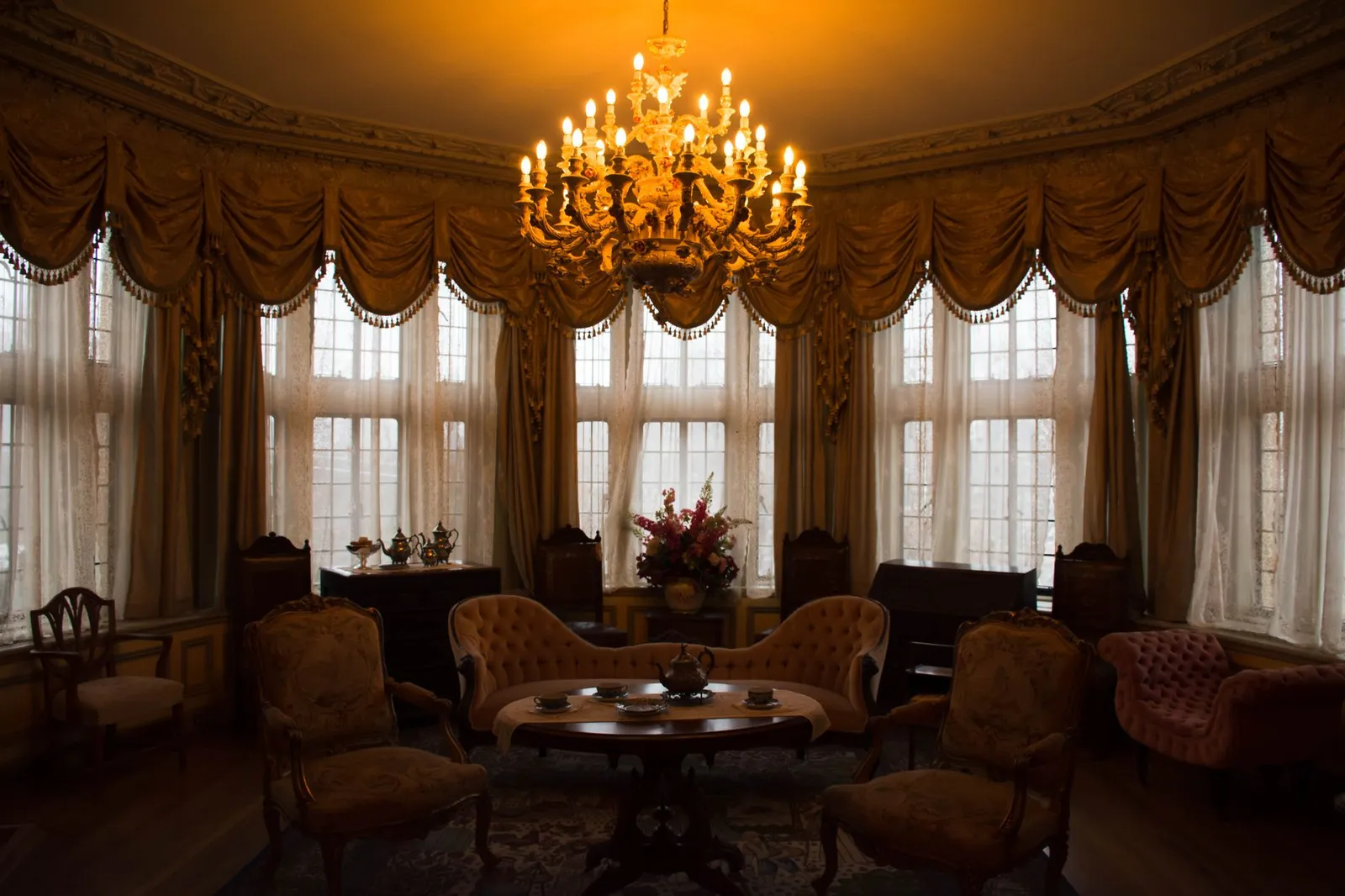 Victorian Interior Design: Classic Elegance for Modern Homes